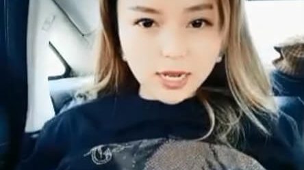 高顏值長髮發騷貨少婦,和炮友戶外車上口爆,口交深喉口活很棒,男的受不了就射在嘴裏