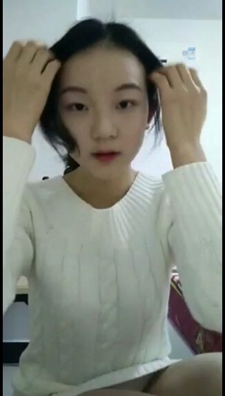 我為我的貧乳身體感到自豪，你喜歡嗎?