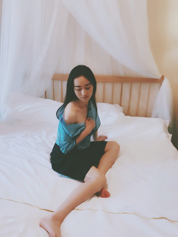 藝術範院漂亮女孩小穎，被前渣男友自拍性愛視頻影片流出。