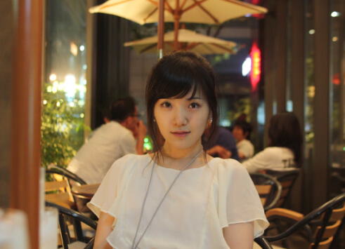 又是校花拿電腦送修流出 ，鮮花在床上保證也是麗質尤物