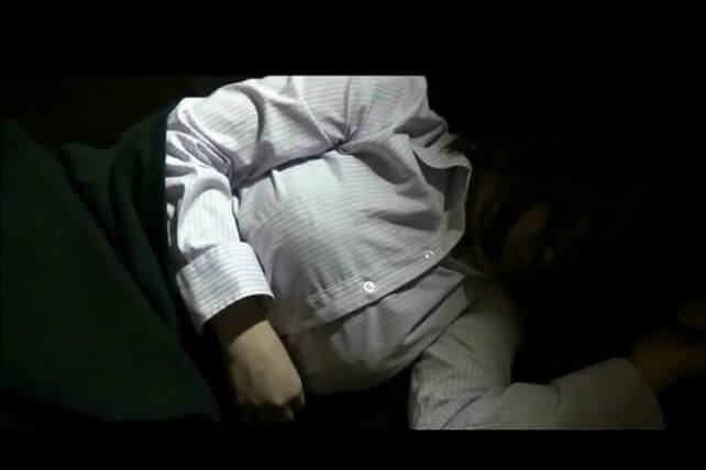 惡作劇 昏睡 女大學生