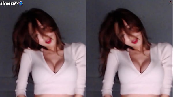 Gái Hàn Quốc nhảy khiêu khích nhạc sàn hai