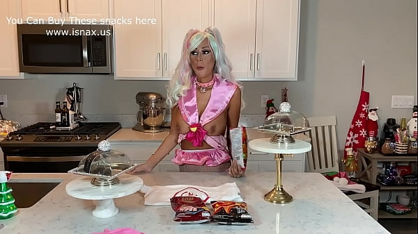 Willow Lansky’s Topless Food Reviews Lays Spicy Korean Ramen Chips, Lays Wagyu Steak Chips, & Lays Max Ghost Pepper Chips